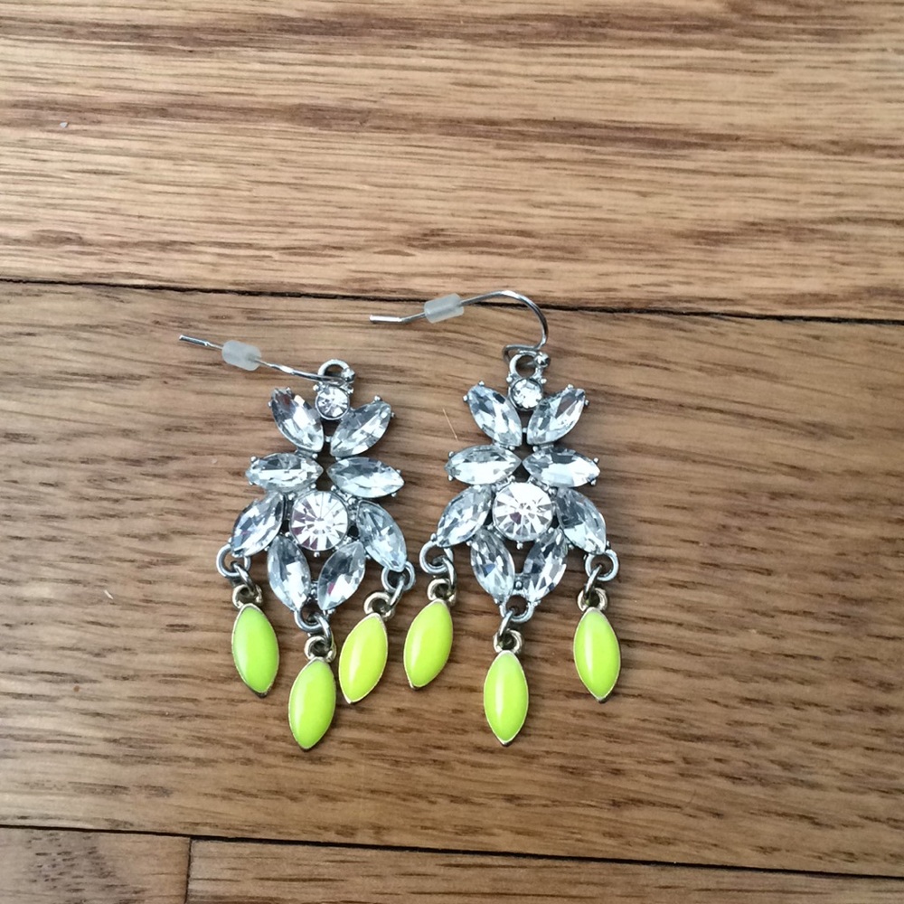 💎Stunning statement earrings💎